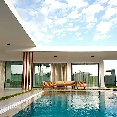 Ashta / Nordic Isitmali Kapali Havuzlu Hotel Fethiye